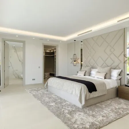 The Is Located In One Of The Most Suggestive Place Campo de lujo *