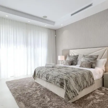The Is Located In One Of The Most Suggestive Place Campo de lujo Sanary-sur-Mer